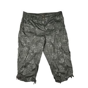 Style & Co Women's 14 Green Gray Camo Print Cargo Capris Lightweight Adjustable